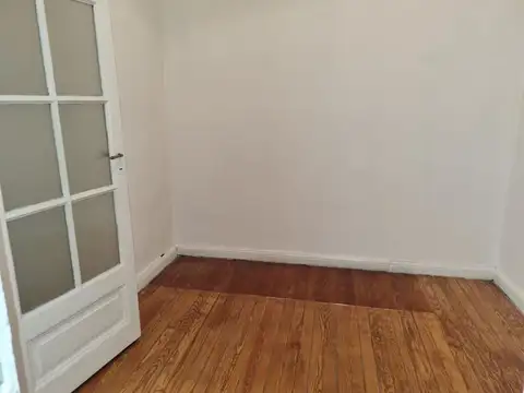 Oficina 4 ambientes con 2 baños