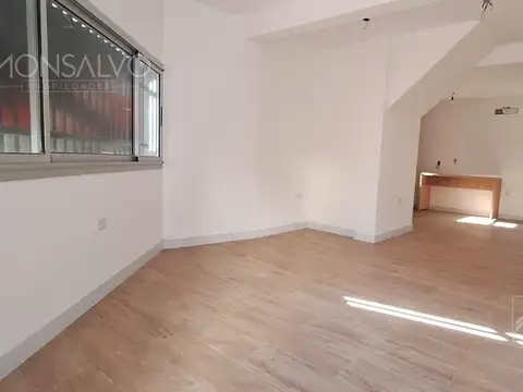 Depto Tipo Casa en Alquiler de 2 dormitorios