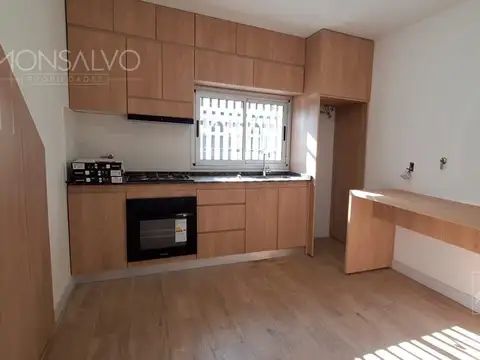 Depto Tipo Casa en Alquiler de 3 ambientes