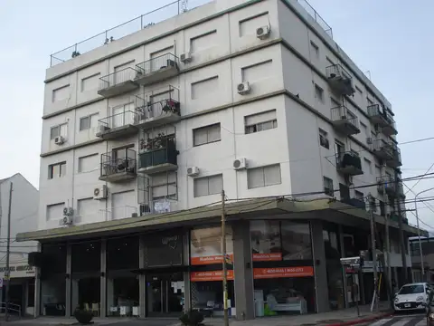 Impecable 2 Ambientes con Balcón - Centro de Haedo (A metros de Rivadavia)