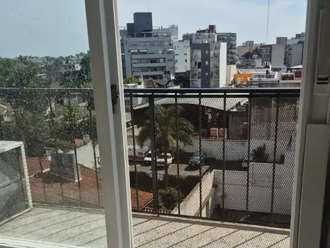 Impecable 2 Ambientes con Balcón - Centro de Haedo (A metros de Rivadavia)