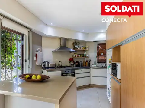 Casa 7 ambientes con 2 baños