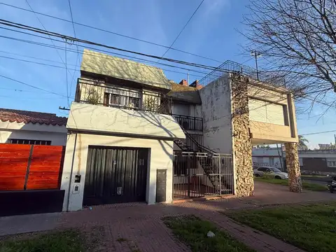 Depto Tipo Casa en Venta de 4 ambientes