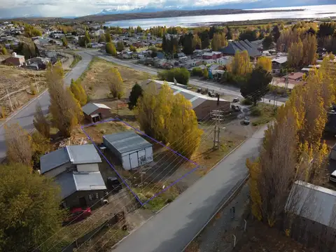 Lote con Galpón Barrio Lago Argentino, muy cercano al centro