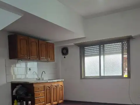 Entre Rios 2600, Piso 1