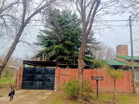 CASA con pileta y quincho en IBARLUCEA