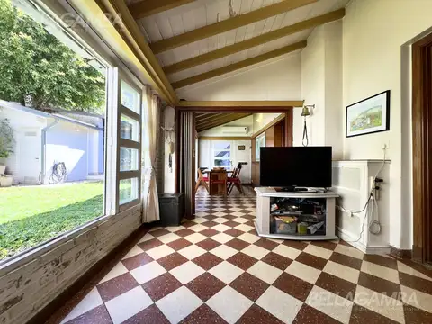 CASA VENTA 5 AMBIENTES GARAGE JARDIN APTO CREDITO