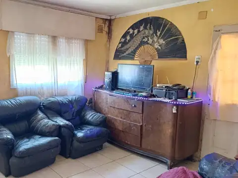 Casa 4 ambientes con 1 baño