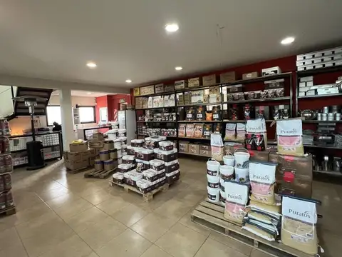 Av. Las Ardillas 725. Entre Ruta 23 y Av. Las Ardillas