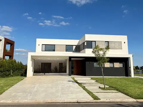 Casa en Venta en Muelles 4 dormitorios, Puertos del Lago 100