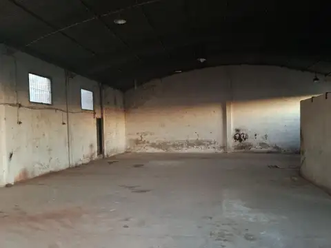 Vendo Galpón +local comercial