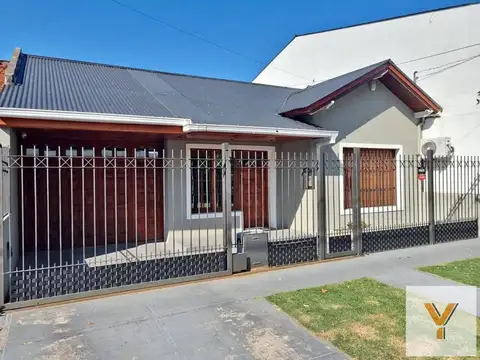 Casa en Alquiler - 3 Dormitorios 3 Baños - 400mts - Mar Del Plata