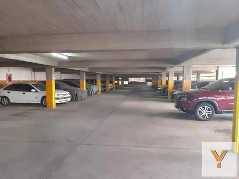 Cochera cubierta en venta - 21Mts2 - Avellaneda