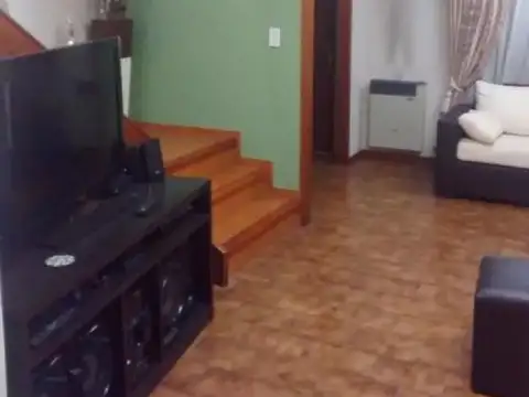TRIPLEX 5 AMBIENTES APTO CREDITO