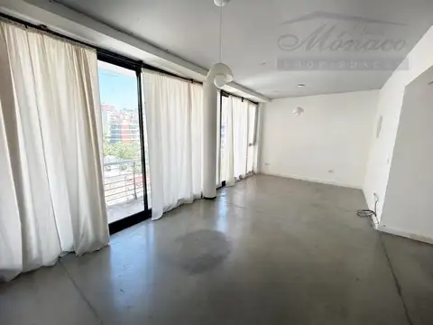 1 amb balcon corrido. Excelente Ubicación.!