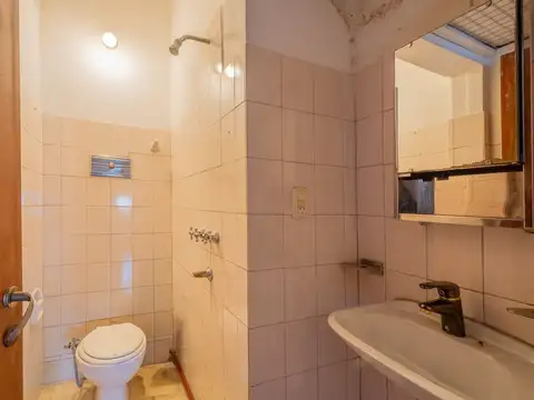 VENTA Ph o local +  vivienda a refaccionar