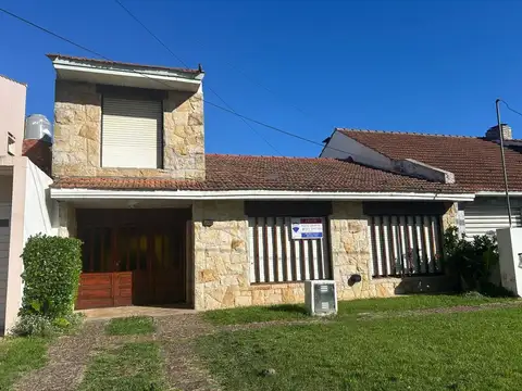 Casa 3 amb c/parq y coch + depto 2 amb APTO CREDIT