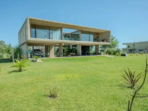 Casa 7 ambientes con 3 baños