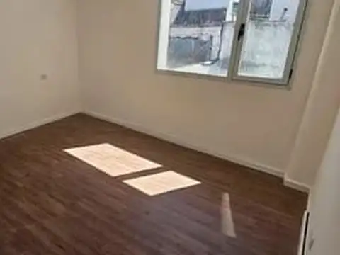 Depto Tipo Casa 2 ambientes con 1 baño