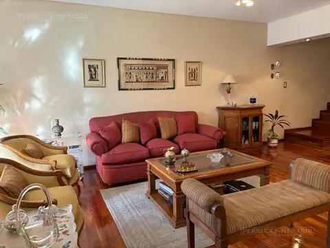 Depto Tipo Casa en Venta en Centro, USD 275.000