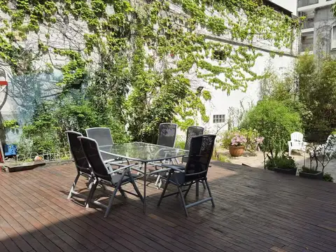Hermoso Jardín de 170 m2, En pleno Recoleta. ¡Un sueño!