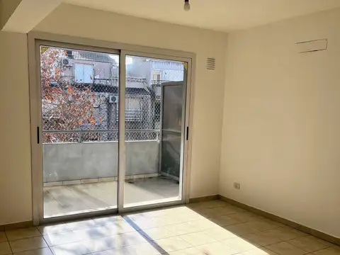 Departamento en Alquiler en Monte Grande, $ 650.000