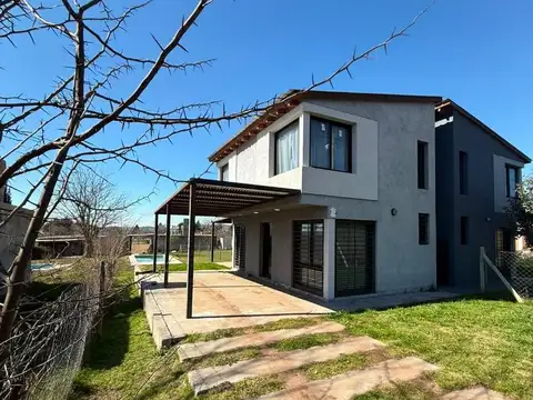 CASA EN VENTA EN POTRERO DE GARAY