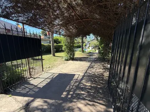 VENTA CASA 3 AMBIENTES PILETA PARQUE