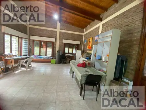 Casa 2 ambientes con 1 baño