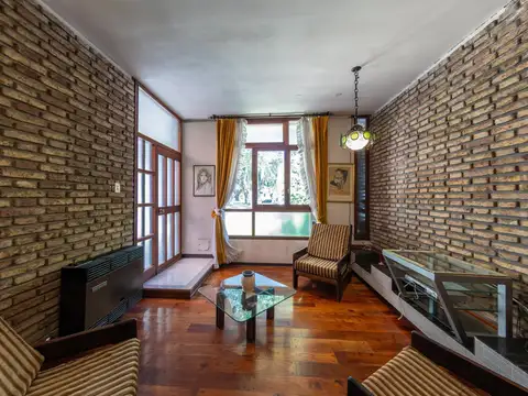 EN VENTA - CASA DE TRES DORMITORIOS C/COCHERA, JARDÍN Y PILETA -  GRANADERO BAIGORRIA