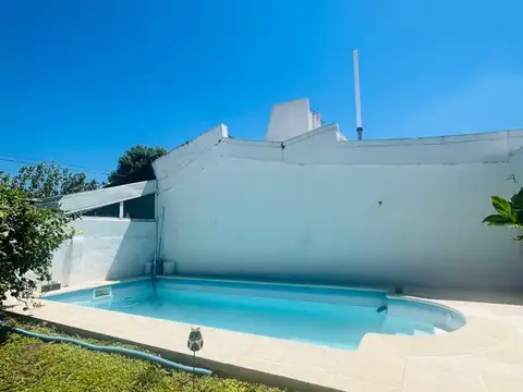 VENTA CASA 2 DORM. CON PILETA