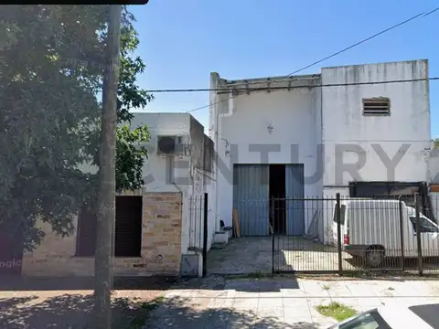 10 ENTRE 160 Y 161 - GALPON A LA VENTA  EN BERISSO