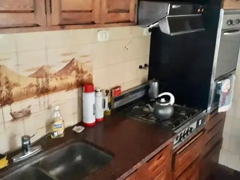 Casa 5 ambientes con 2 baños