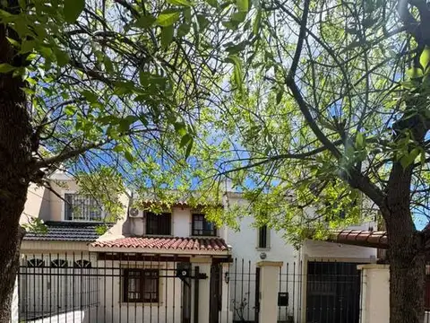 Venta Casa 4 Dorm en San Salvador
