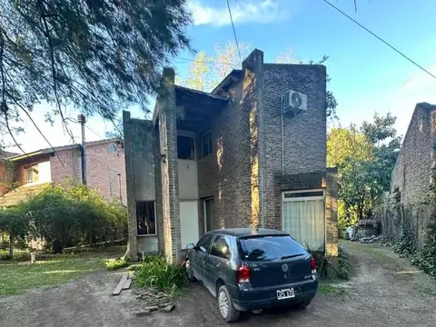 Casa 4 ambientes en venta en Villa Udaondo