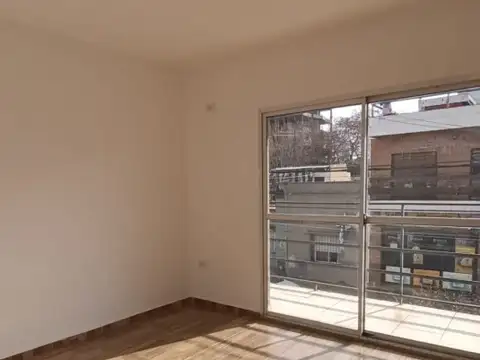 2 AMBIENTES AL FRENTE 1° PISO
