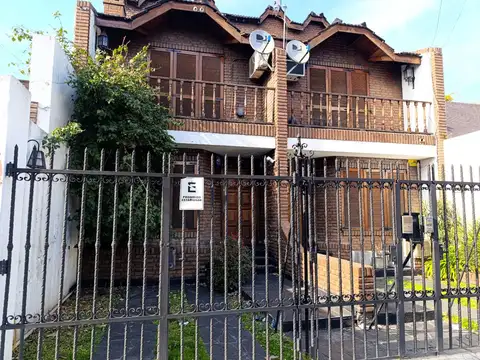HERMOSO TRIPLEX EN EL CENTRO DE SAN JUSTO