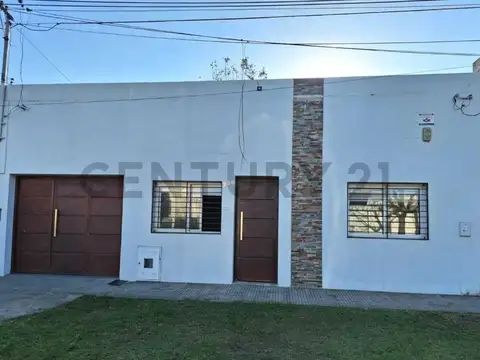 137 entre 46 y 47, San Carlos  (La Plata). Casa en venta