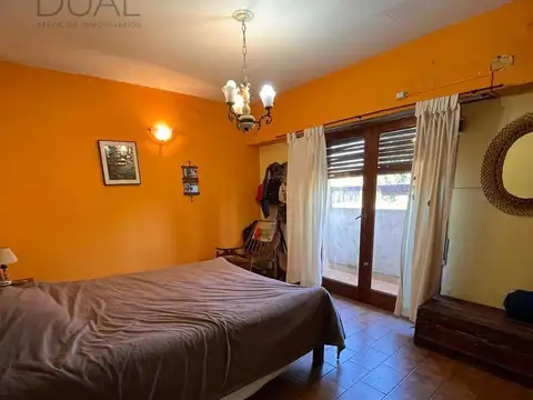 VENTA CASA 4 DORMITORIOS CON COCHERA, PATIO Y TERRAZA – BARRIO ALVEAR  ROSARIO