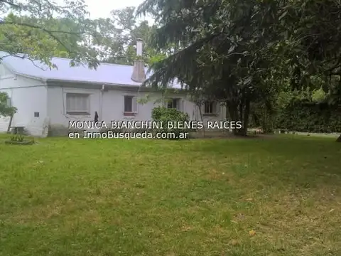 Casa 11 ambientes con 2 baños