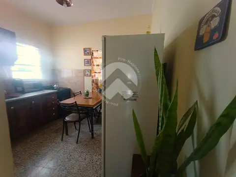 CASA EN VENTA a 1 cuadra de Aristóbulo