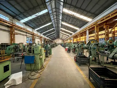 Galpon en Venta 120  mts Fondo