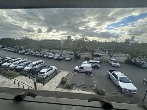 Oficina en Alquiler al Este