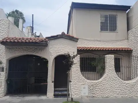 En VENTA - Casa de 4 amb con garaje + depto 3 amb y terraza - Zona Parque Patricios-