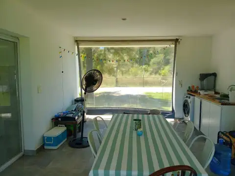 Casa en Alquiler con 2 cocheras
