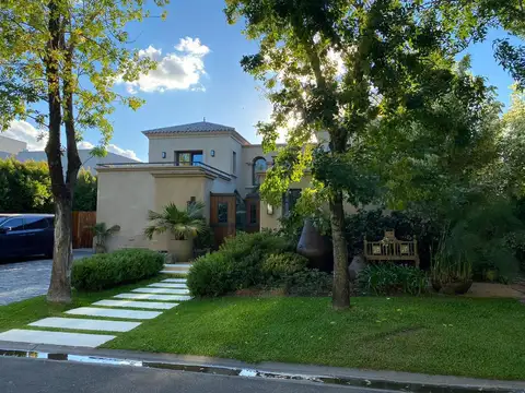 Casa en Venta de 5 dormitorios