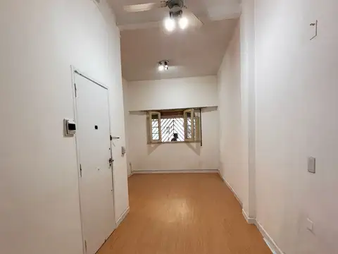 2 Ambientes Amplios y Luminos