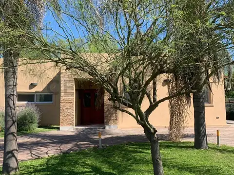 colectora 12, km 56,5 panamericana ramal Pilar , Piso 0