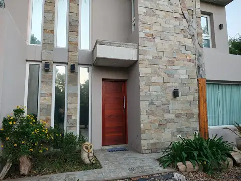 Casa en Venta en La Unión, USD 240.000