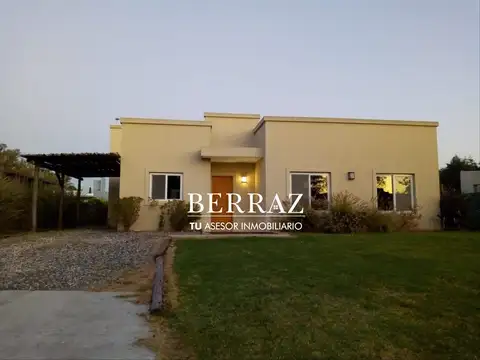 Casa Venta 3 Dormitorios Lote de 505 m2 Barrio La Cuesta , Fatima Pilar